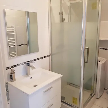 Neufs Proche De Paris Apartment